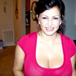 Pic of WifeBucket - real amateur MILFs and wives! Swingers too!