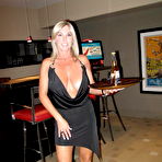 Pic of FoxHQ - Wifey Waitress