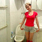 Pic of Pee Hunters - free pee, voyeur pee, spy pee, pee movies