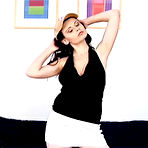 Pic of Young Busty: Mona - Age: 18 - Cupsize: DD