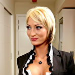 Pic of 
      Pearl Diamond welcomes his hard shaft in her pussy and asshole
    