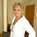 Pic of Mammy is getting a hot fuck and a warm creampie