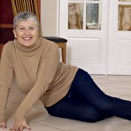 Pic of This British mature woman loves to get naked and frisky