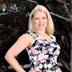 Pic of Featuring 36 Year Old Zoey Tyler from Long Beach, California in High Quality Outside Mature and MILF Pictures and Movies