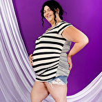 Pic of PregnantUSA :: Pregnant Babes :: Lactating Tits :: Squirting Milk