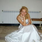 Pic of WifeBucket.com - Real submitted pics of amateur housewives from nextdoor!