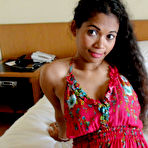 Pic of  &raquo; Nees &ndash; Set 2 &ndash; PhotoTukTukPatrol.com