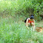 Pic of Old man banging cute teenage hottie in the woods