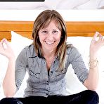 Pic of HDsex18.com - Pussy, ass and mouth are diddled in turns