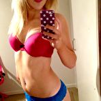 Pic of Laura making selfie - Home Porn Bay