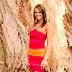 Pic of Addison Rose: Addison Rose pulls up her... - BabesAndStars.com