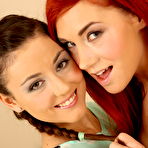 Pic of LezKiss - Girls Kissing