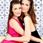 Pic of LezKiss - Girls Kissing