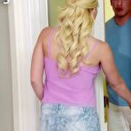 Pic of Kagney Does What Every Good MILF Does | iMILFs