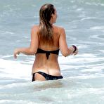 Pic of Ilary Blasi shows ass crack pparazzi shots