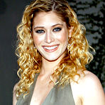 Pic of Lizzy Caplan Nude Posing Photos