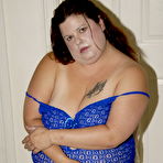 Pic of This chunky mama gets fisted to delight