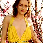 Pic of Redhead in Yellow
