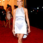 Pic of Gwyneth Paltrow long legs and side of boob candids