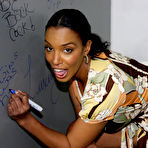 Pic of Black girl Evanni Solei with big tits and big booty makes the white dick explode