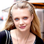 Pic of Lea D nude in erotic PRESENTING LEA gallery - MetArt.com