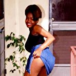 Pic of Kisha spreads her booty wide