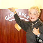 Pic of Granny loves whats peeping through the gloryhole