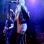 Pic of Taylor Momsen sexy performs on the stage