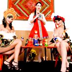 Pic of Beauties in kokoshniks Anita Hengher, Alysa and Isabella Clark stuffs things in their asses