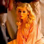 Pic of Nude bimbo Elle Alexandra gets recorded on some enticing softcore pictures