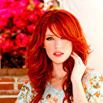 Pic of Elle Alexandra Hot Redhead Bares Thin Curves on Brick Steps