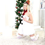 Pic of Hottie and dude give each other orgasms as New Year?&euro;&trade;s presents.