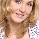 Pic of Arwen in Golden tinkle before a blow!