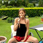 Pic of ALS is All Ladies Shaved - ALS Scan Thumbnail Gallery