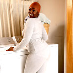 Pic of Chocolate in Chocolate in thick women