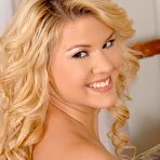 Pic of Zorah White in Pianist enjoys a sausage break!