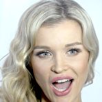 Pic of Joanna Krupa shows legs and side of boob