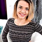 Pic of Ariana Cox in Ariana Cox in latinas