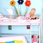 Pic of Yasmine Gold in Young starlet slurpin sausage!