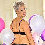 Pic of Ryan Keely Milf Ass on Display