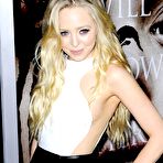 Pic of Portia Doubleday side of boob at premiere