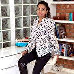 Pic of Lila in Lila in exotic and hairy