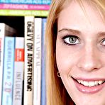 Pic of Pink shorts blue-eyed beauty showing off her amazing body on cam - IamXXX.com