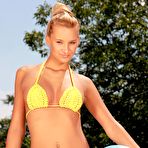 Pic of Franciska in Check my outdoor pussy fingering