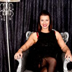 Pic of British MILF playing with herself