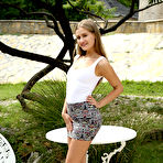 Pic of ALS is All Ladies Shaved - ALS Scan Thumbnail Gallery