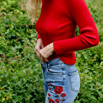 Pic of Ellen Kennedy Shows Hot Naturals