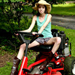 Pic of ALS is All Ladies Shaved - ALS Scan Thumbnail Gallery