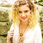 Pic of Hetie Taylor Lost in the Woods