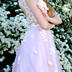 Pic of Elle Tan Lean Naked Babe